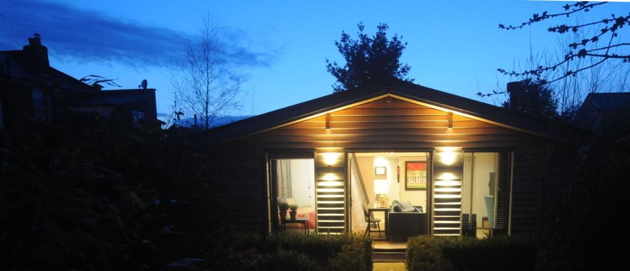The Cabin Cheltenham Exterior foto